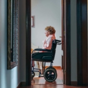 solitudine depressione anziani badante gorizia aes domicilio